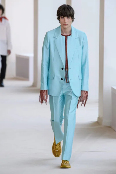 Look 7